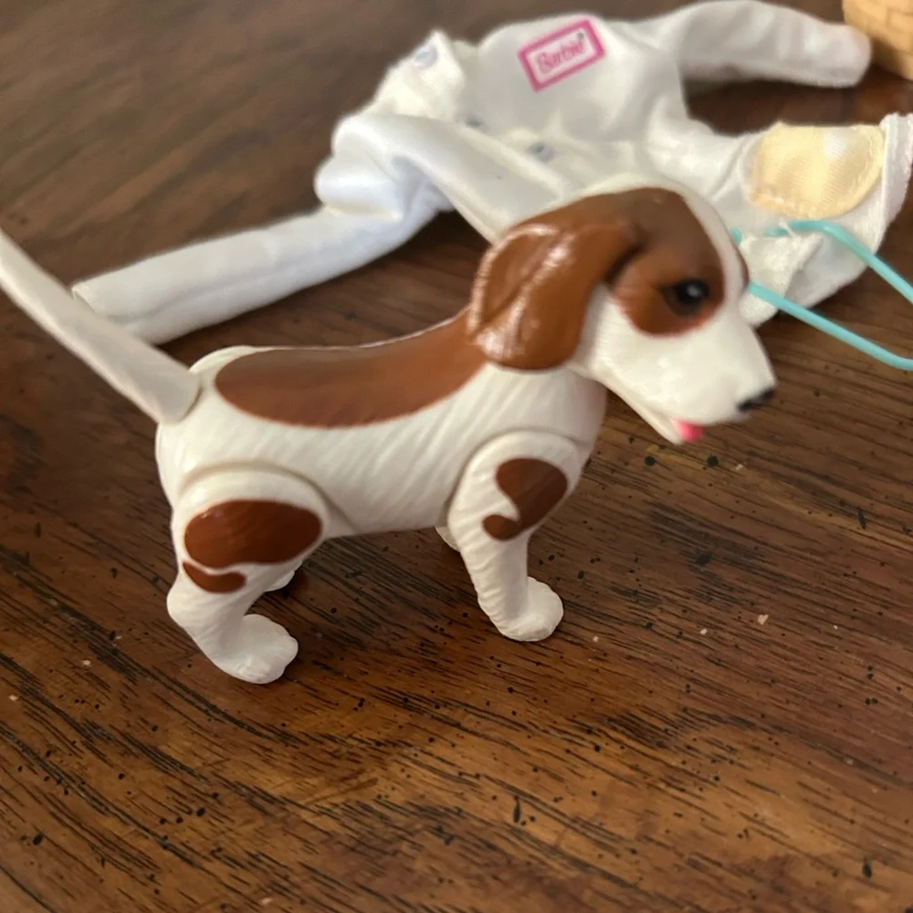 Barbie Vet Playset with Pink Pants and White Jacket - Picture 4 of 4